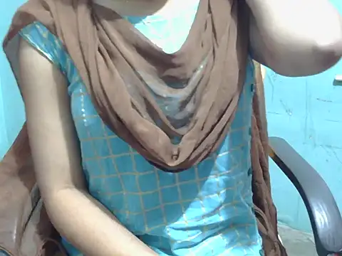 Snapshot of lovely_soniya chatting on November 20, 6:58 am lovely soniya online show from November 20, 6:58 am