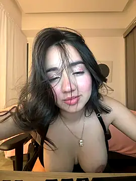 Michelle Zoe online show from December 3, 2:34 am