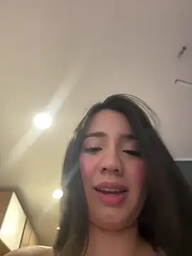 Michelle Zoe online show from October 17, 5:22 am