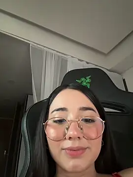 Michelle Zoe online show from November 30, 10:21 pm