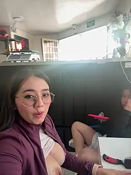 Michelle Zoe online show from November 8, 11:58 am