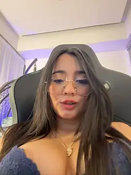 Michelle Zoe online show from October 15, 4:11 am