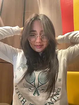 Michelle Zoe online show from October 30, 6:01 am