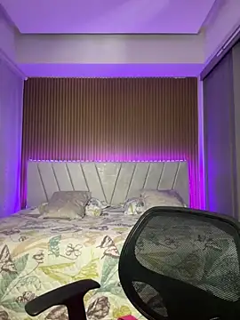 Michelle Zoe online show from March 23, 4:56 am