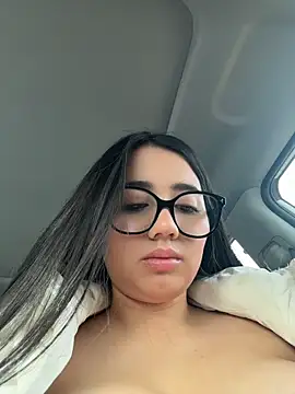 Michelle Zoe online show from June 12, 12:25 pm