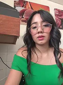 Michelle Zoe online show from October 26, 3:56 pm