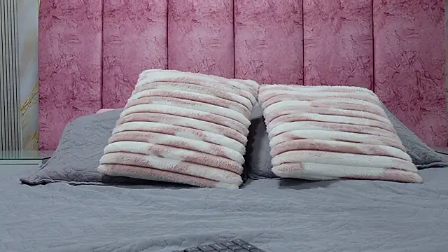 emmacurvy online show from March 30, 3:08 am