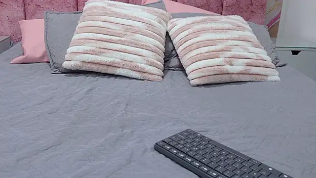 emmacurvy online show from March 26, 3:05 am