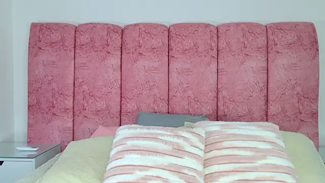 Snapshot of emmacurvy chatting on January 6, 3:10 am emmacurvy online show from January 6, 3:10 am