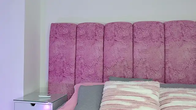 Snapshot of emmacurvy chatting on January 16, 3:10 am emmacurvy online show from January 16, 3:10 am