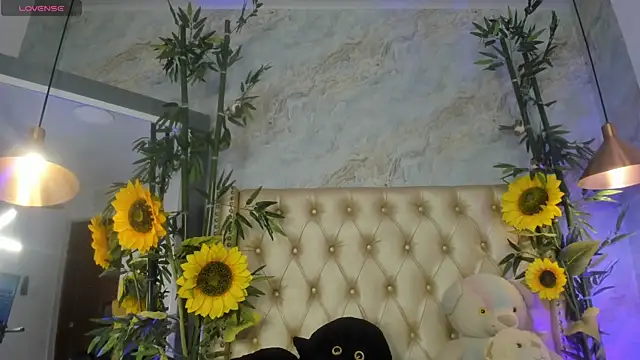 Snapshot of LittleeJaz chatting on June 15, 1:06 am LittleeJaz online show from June 15, 1:06 am