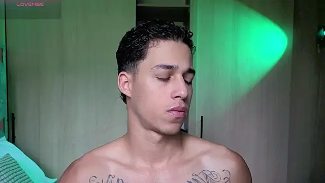 orionblaze69  online show from November 6, 4:33 pm