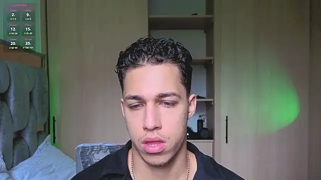 orionblaze69  online show from December 17, 7:19 pm