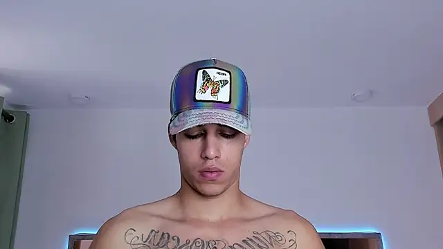 Snapshot of orionblaze69_ chatting on June 3, 8:35 pm orionblaze69 online show from June 3, 8:35 pm