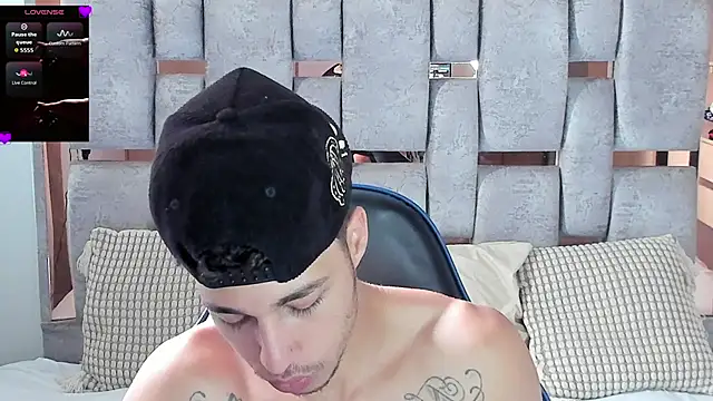 Snapshot of orionblaze69_ chatting on July 10, 8:09 pm orionblaze69 online show from July 10, 8:09 pm