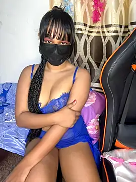 Ariana  Marie online show from November 17, 10:58 pm