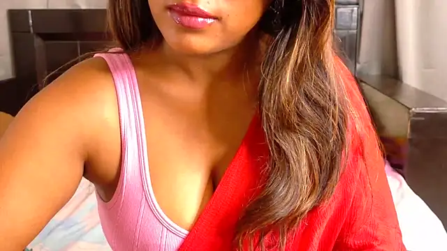 Snapshot of nylaahh-12 chatting on May 31, 9:15 pm nylaahh-12 online show from May 31, 9:15 pm