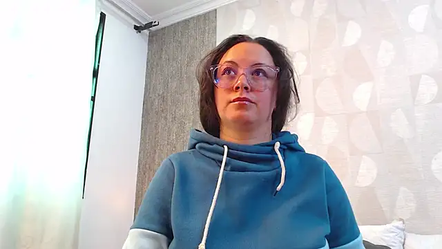 Snapshot of elamurray chatting on September 17, 11:23 am elamurray online show from September 17, 11:23 am