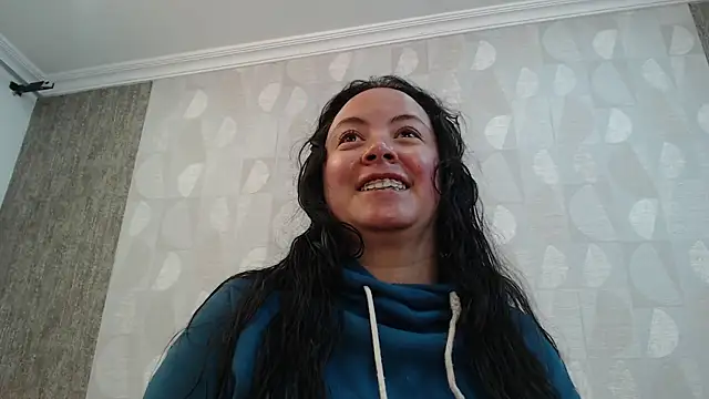 Snapshot of elamurray chatting on October 6, 11:11 am elamurray online show from October 6, 11:11 am