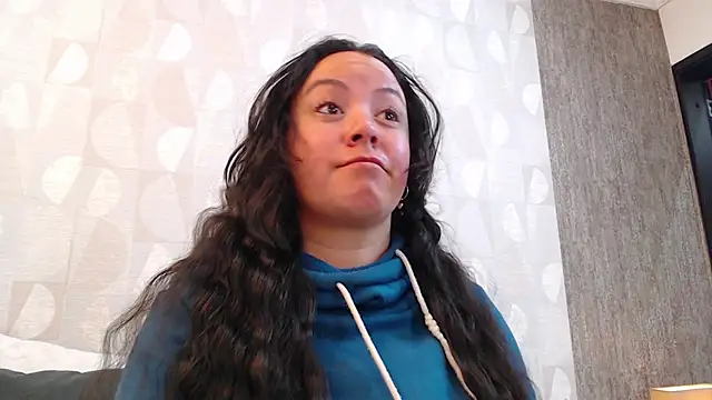 Snapshot of elamurray chatting on October 3, 11:12 am elamurray online show from October 3, 11:12 am