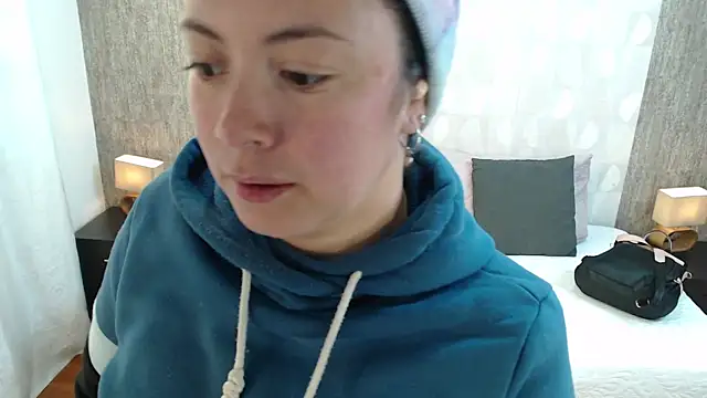 Snapshot of elamurray chatting on October 14, 11:11 am elamurray online show from October 14, 11:11 am