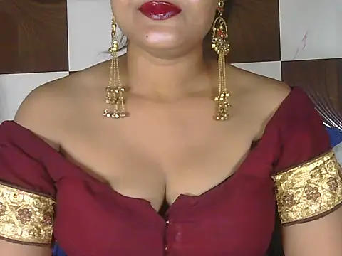 Snapshot of hotee_bhabi chatting on July 4, 10:21 am hotee bhabi online show from July 4, 10:21 am