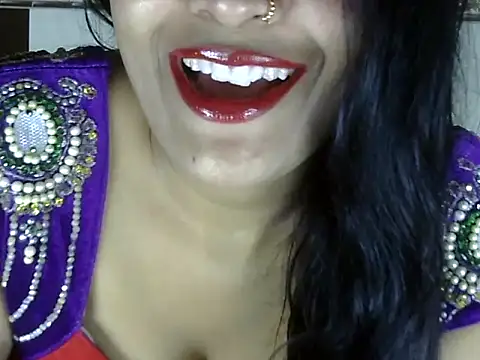 Snapshot of hotee_bhabi chatting on December 14, 11:05 am hotee bhabi online show from December 14, 11:05 am