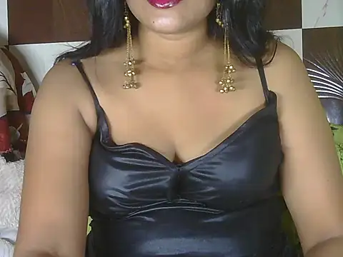 Snapshot of hotee_bhabi chatting on July 12, 3:13 pm hotee bhabi online show from July 12, 3:13 pm
