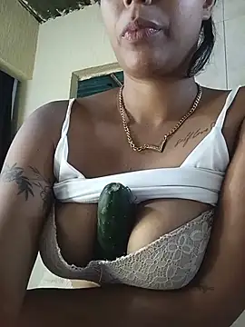 Snapshot of Fernanda30 chatting on June 9, 2:29 pm Fernanda30 online show from June 9, 2:29 pm