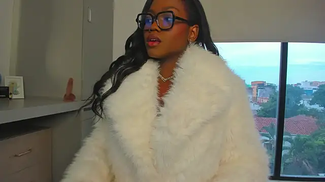 ParisSalvatore online show from October 26, 1:22 pm