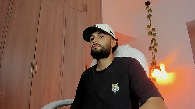 Snapshot of Ryan_Jackson_ chatting on September 9, 11:36 pm Ryan Jackson  online show from September 9, 11:36 pm