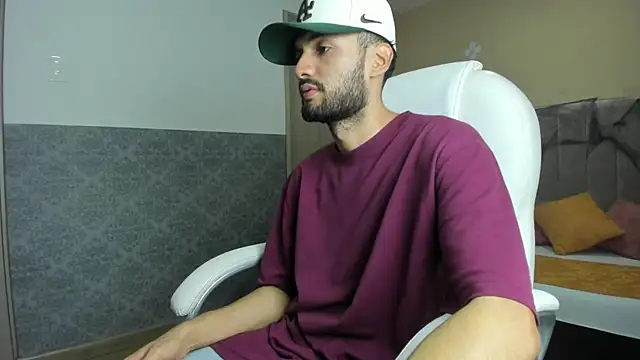 Snapshot of Ryan_Jackson_ chatting on October 1, 11:19 pm Ryan Jackson  online show from October 1, 11:19 pm