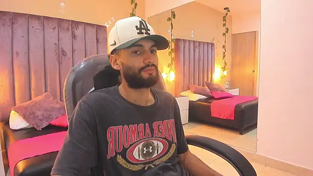 Snapshot of Ryan_Jackson_ chatting on October 29, 8:13 am Ryan Jackson  online show from October 29, 8:13 am