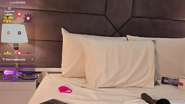 Snapshot of franceska_milf chatting on September 22, 8:20 am franceska milf online show from September 22, 8:20 am