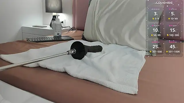 Snapshot of franceska_milf chatting on September 10, 2:32 am franceska milf online show from September 10, 2:32 am