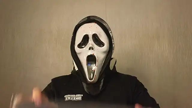 Ades Lowe online show from October 31, 11:29 am