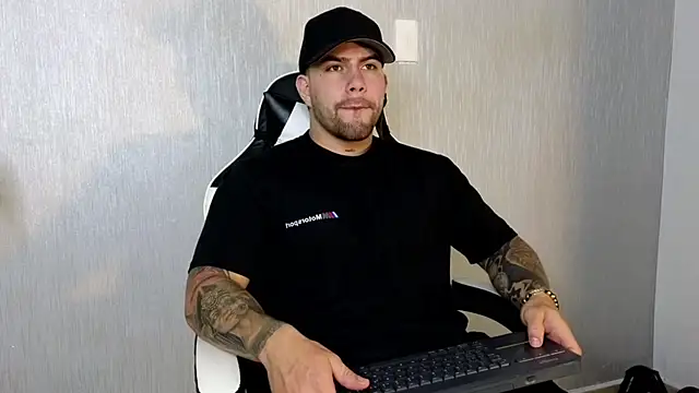 Snapshot of Ades_Lowe chatting on September 22, 11:49 am Ades Lowe online show from September 22, 11:49 am