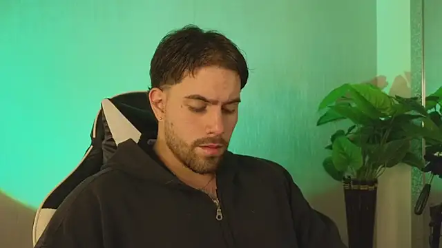 Ades Lowe online show from December 3, 11:09 am