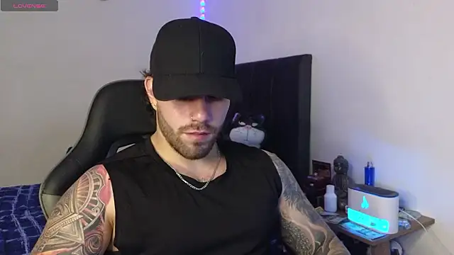 Ades Lowe online show from February 28, 5:51 am