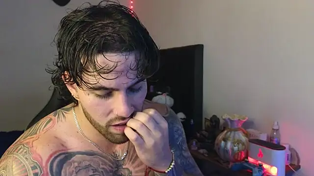 Ades Lowe online show from April 8, 5:09 am