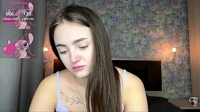 LoraDavi online show from April 11, 8:07 am