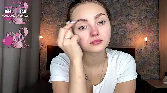 LoraDavi online show from March 29, 8:05 am