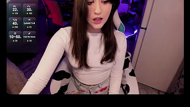 Sserendipityy online show from October 31, 9:00 pm