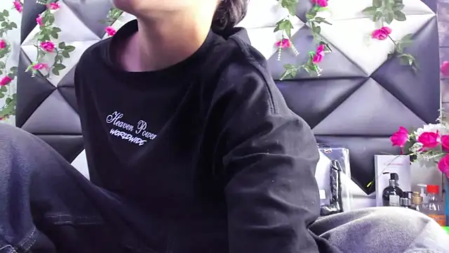 Megan Thompson  online show from October 30, 2:10 am