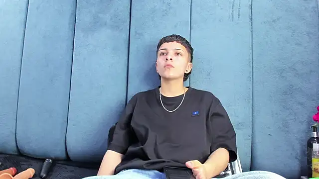 Snapshot of Megan_Thompson_ chatting on February 1, 2:10 am Megan Thompson online show from February 1, 2:10 am