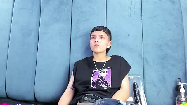 Snapshot of Megan_Thompson_ chatting on February 11, 2:11 am Megan Thompson online show from February 11, 2:11 am