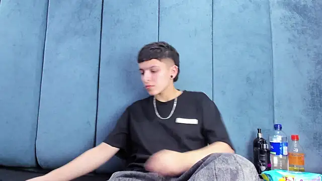 Megan Thompson  online show from March 20, 2:12 am