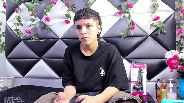 Megan Thompson  online show from September 25, 2:28 am