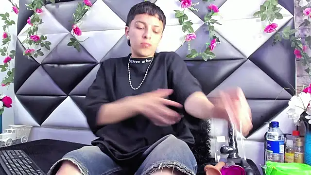 Megan Thompson  online show from November 13, 2:04 am