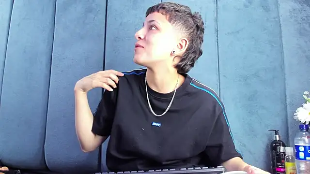 Snapshot of Megan_Thompson_ chatting on February 20, 2:30 am Megan Thompson online show from February 20, 2:30 am